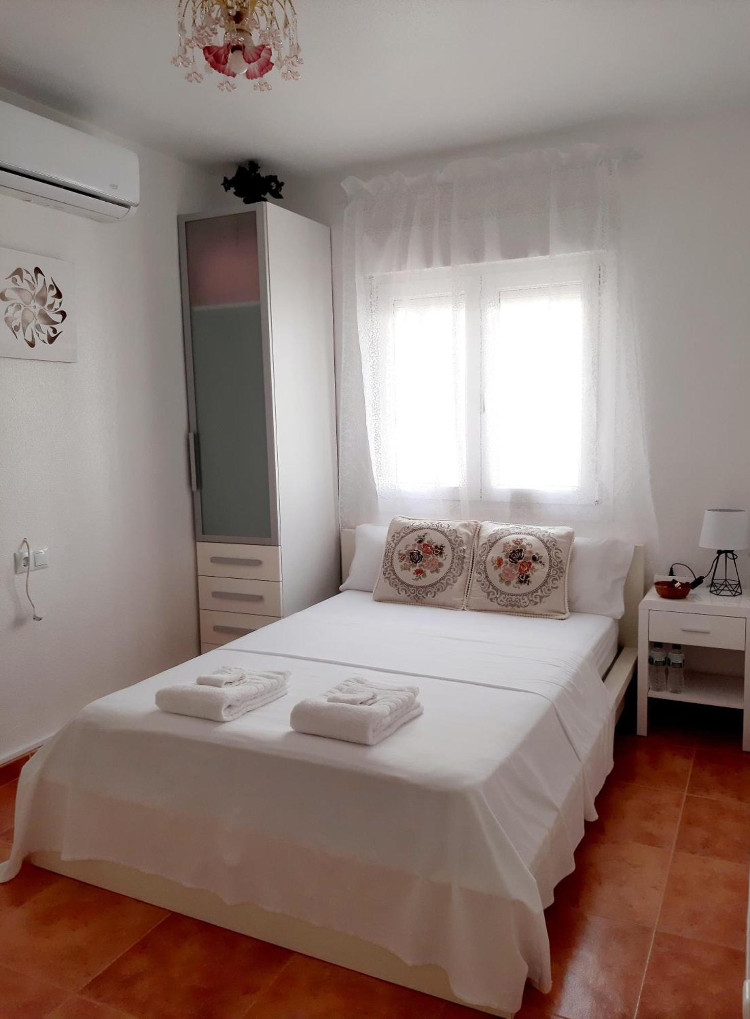 Habitacion Avilena Tropical En Aguadulce Almería Rom bilde