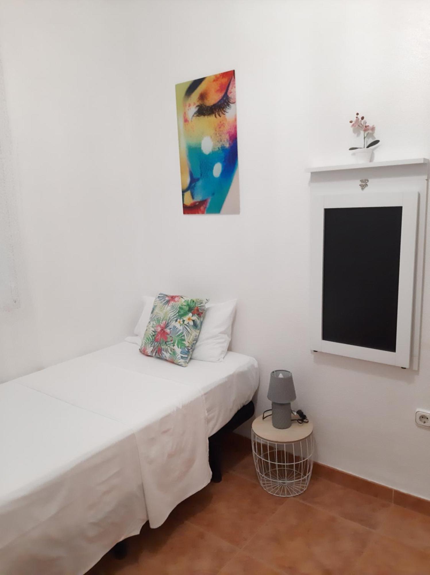 Habitacion Avilena Tropical En Aguadulce Almería Rom bilde